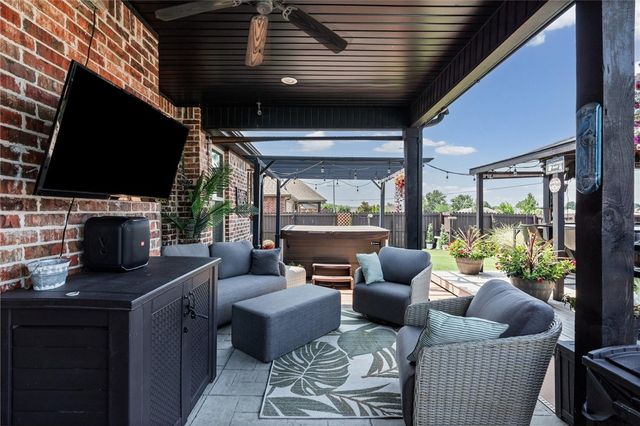 3501 W Laney Street, Rogers, AR 72758