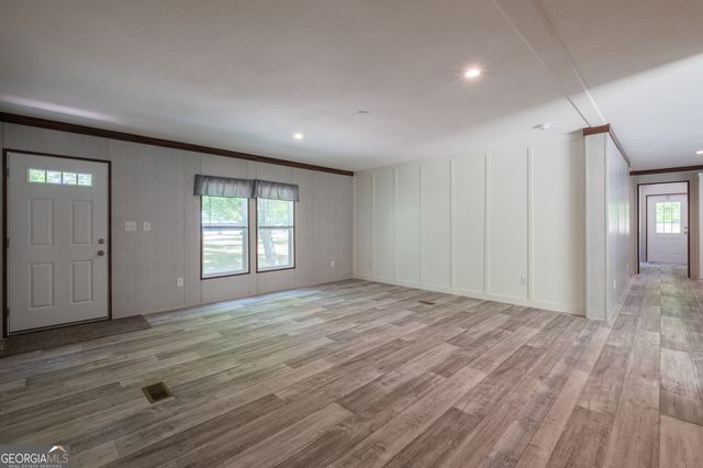 2959 Lake Lannell Road, Odum, GA 31555