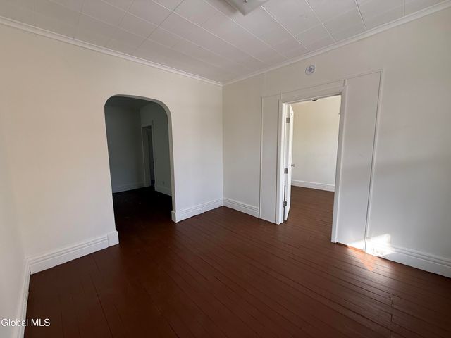 6 Blood Street, Amsterdam, NY 12010