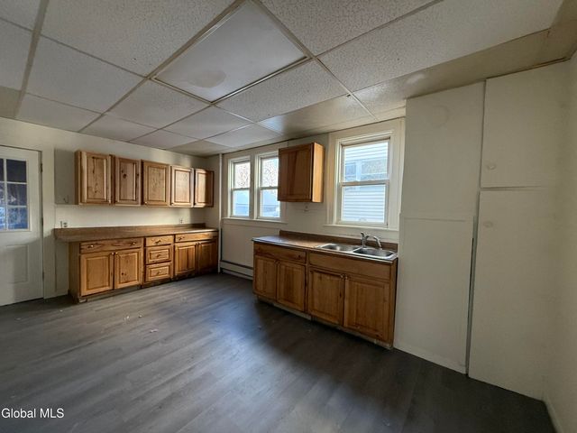 6 Blood Street, Amsterdam, NY 12010