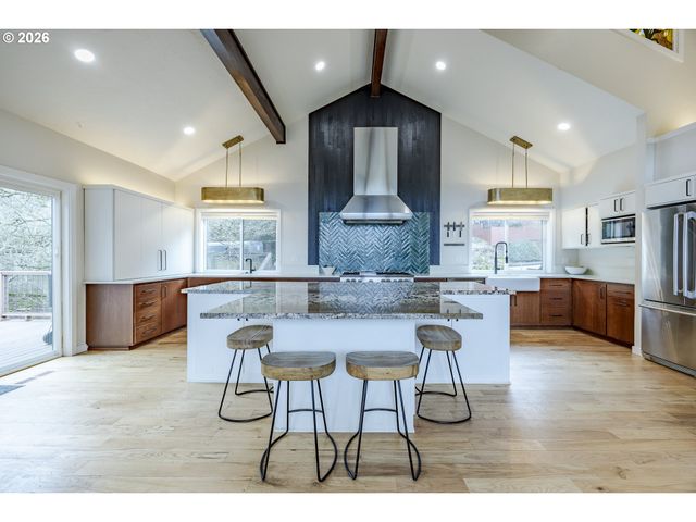 2315 W 28TH Ave, Eugene, OR 97405