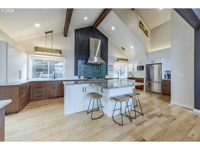 2315 W 28TH Ave, Eugene, OR 97405