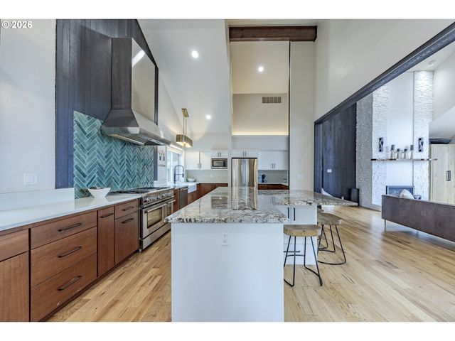 2315 W 28TH Ave, Eugene, OR 97405