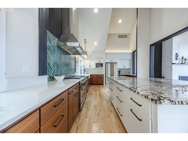 2315 W 28TH Ave, Eugene, OR 97405