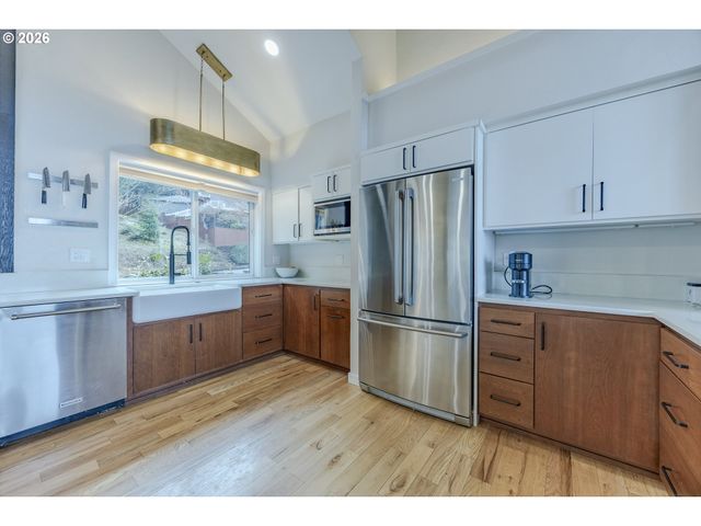 2315 W 28TH Ave, Eugene, OR 97405