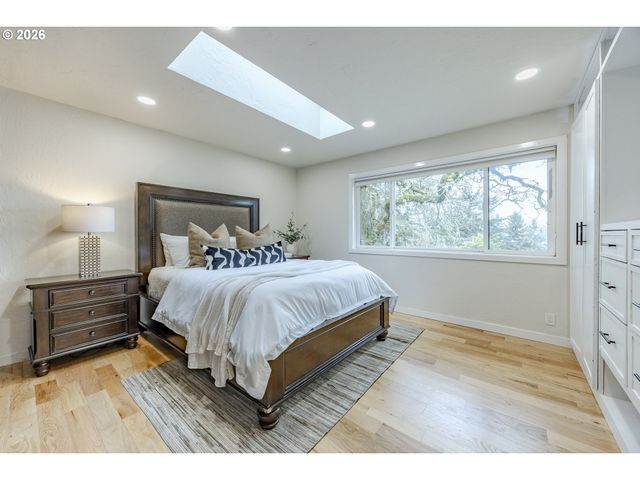 2315 W 28TH Ave, Eugene, OR 97405