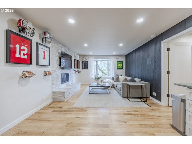 2315 W 28TH Ave, Eugene, OR 97405