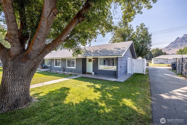 1235 Montana St, Wenatchee, WA 98801