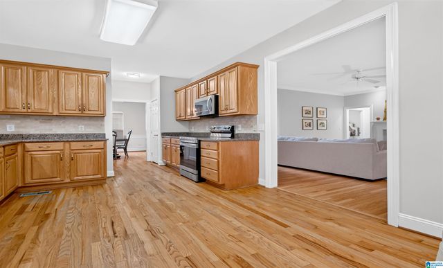 312 HONEYSUCKLE LANE, Chelsea, AL 35043