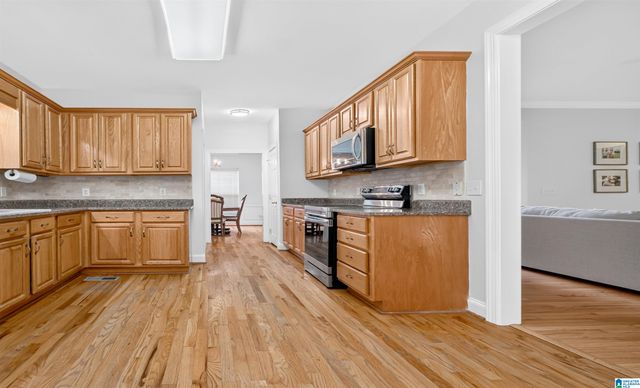 312 HONEYSUCKLE LANE, Chelsea, AL 35043