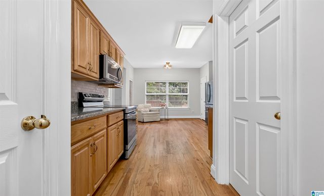 312 HONEYSUCKLE LANE, Chelsea, AL 35043