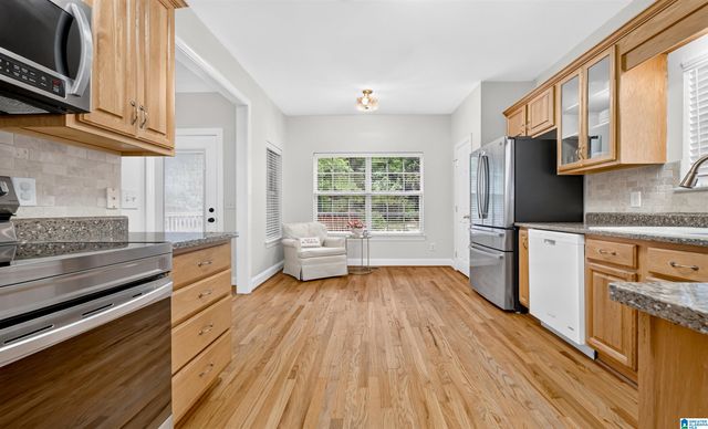 312 HONEYSUCKLE LANE, Chelsea, AL 35043