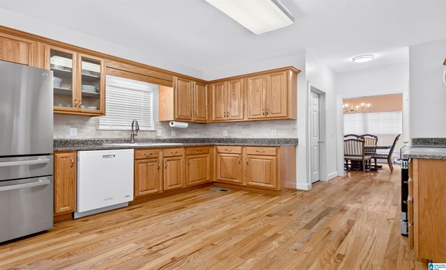 312 HONEYSUCKLE LANE, Chelsea, AL 35043