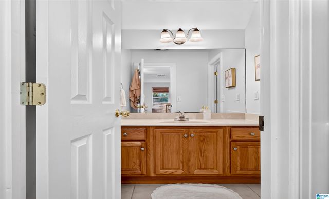 312 HONEYSUCKLE LANE, Chelsea, AL 35043