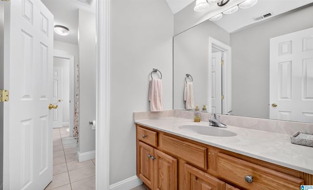 312 HONEYSUCKLE LANE, Chelsea, AL 35043