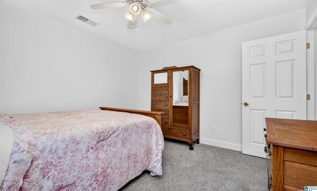 312 HONEYSUCKLE LANE, Chelsea, AL 35043