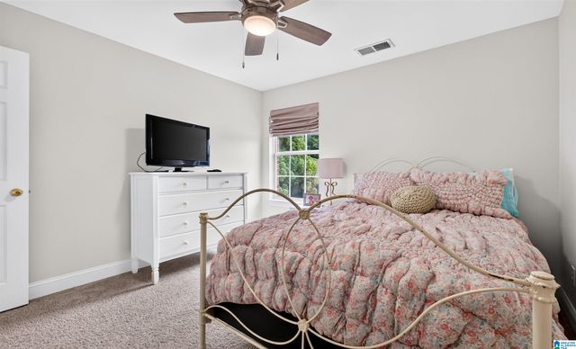 312 HONEYSUCKLE LANE, Chelsea, AL 35043