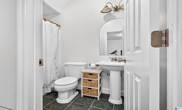 312 HONEYSUCKLE LANE, Chelsea, AL 35043
