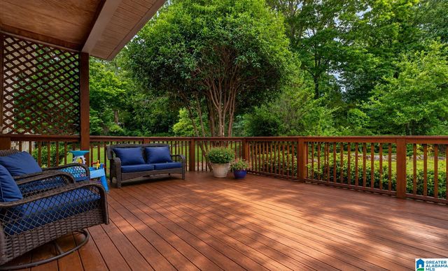 312 HONEYSUCKLE LANE, Chelsea, AL 35043