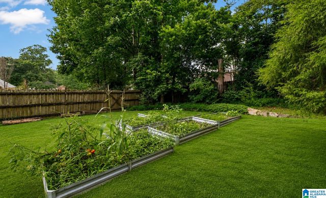 312 HONEYSUCKLE LANE, Chelsea, AL 35043