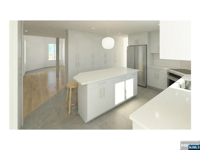 22 Laurence Court, Closter, NJ 07624