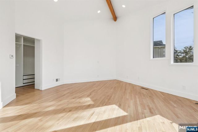 22 Laurence Court, Closter, NJ 07624