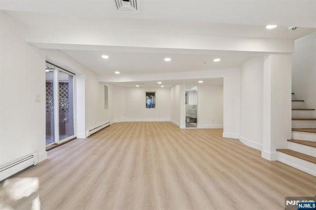 22 Laurence Court, Closter, NJ 07624