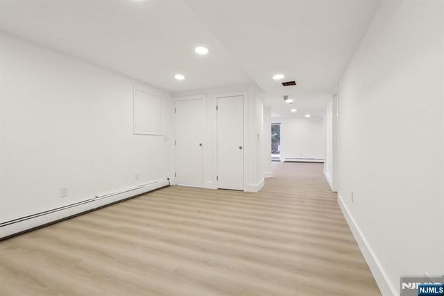 22 Laurence Court, Closter, NJ 07624