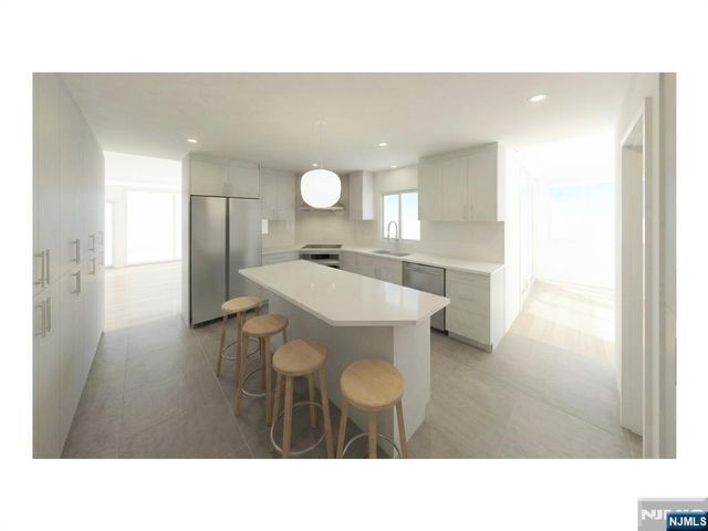 22 Laurence Court, Closter, NJ 07624