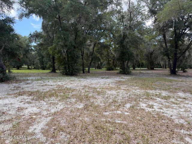 129 LAKE COMO Drive, Pomona Park, FL 32181