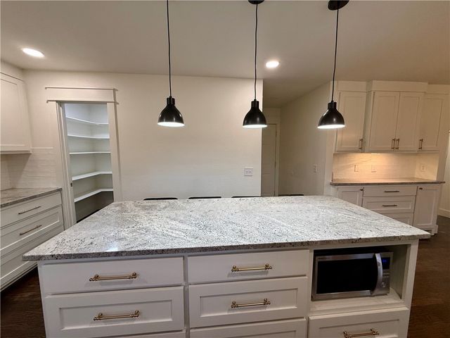 101 Fox Glove Lane, Bentonville, AR 72712