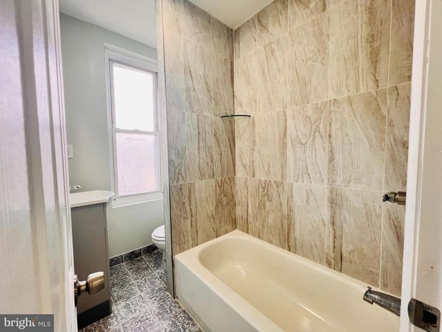 1143 CHESTNUT ST, Darby, PA 19023