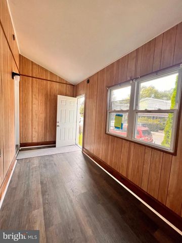 1143 CHESTNUT ST, Darby, PA 19023