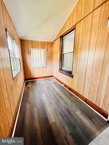 1143 CHESTNUT ST, Darby, PA 19023