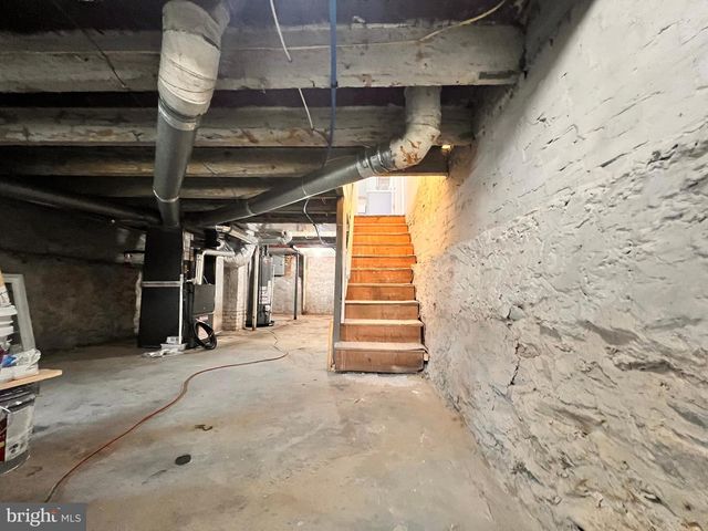 1143 CHESTNUT ST, Darby, PA 19023