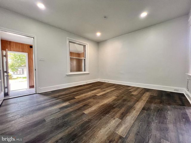 1143 CHESTNUT ST, Darby, PA 19023