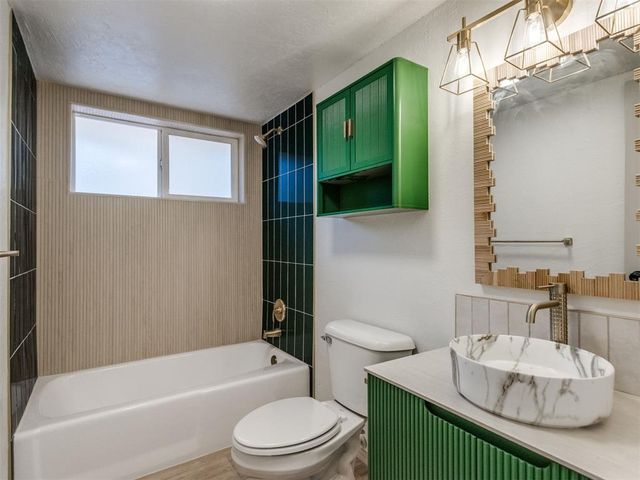 1715 Edgewood Drive, Edmond, OK 73013