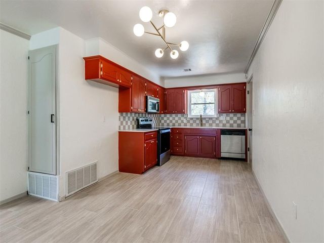 1715 Edgewood Drive, Edmond, OK 73013