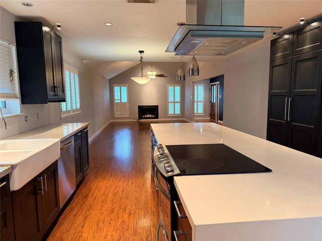 6835 Queensclub, Houston, TX 77069