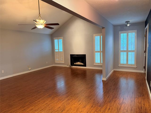 6835 Queensclub, Houston, TX 77069