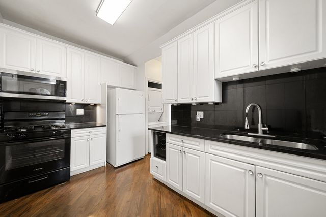 4054 W PALMER Street 2, Chicago, IL 60639