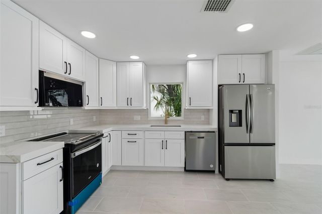 10238 TARPON DRIVE, Treasure Island, FL 33706