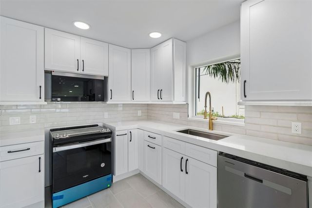 10238 TARPON DRIVE, Treasure Island, FL 33706