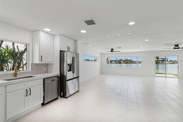10238 TARPON DRIVE, Treasure Island, FL 33706