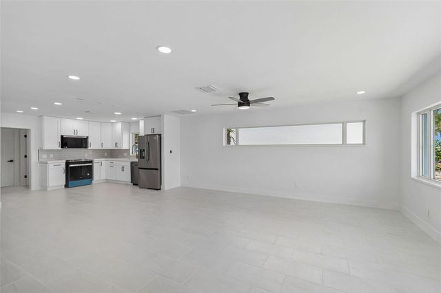 10238 TARPON DRIVE, Treasure Island, FL 33706