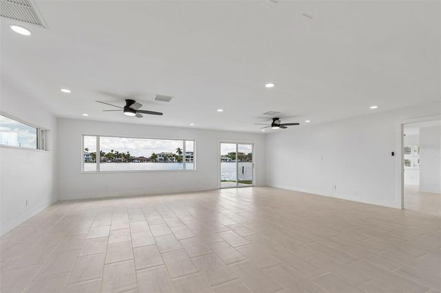 10238 TARPON DRIVE, Treasure Island, FL 33706