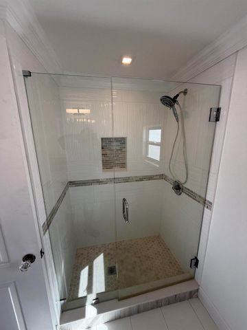 206 Eagle Drive E, Briny Breezes, FL 33435
