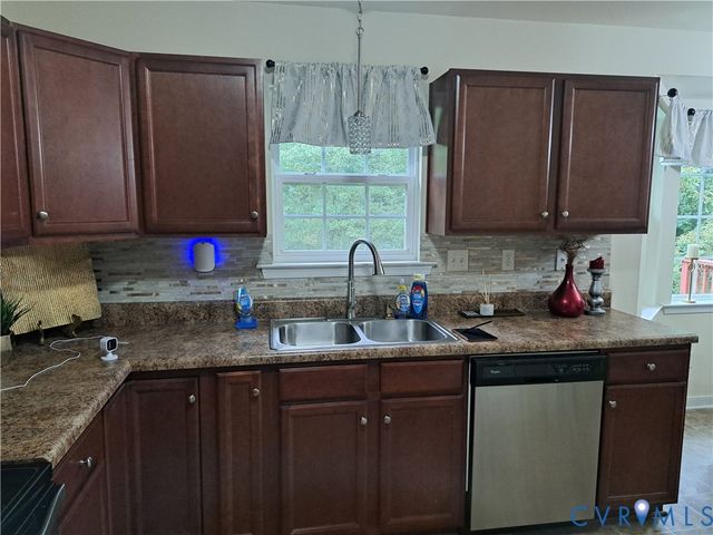 5347 Meadoway Rd, North Chesterfield, VA 23234