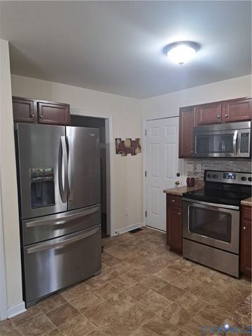 5347 Meadoway Rd, North Chesterfield, VA 23234