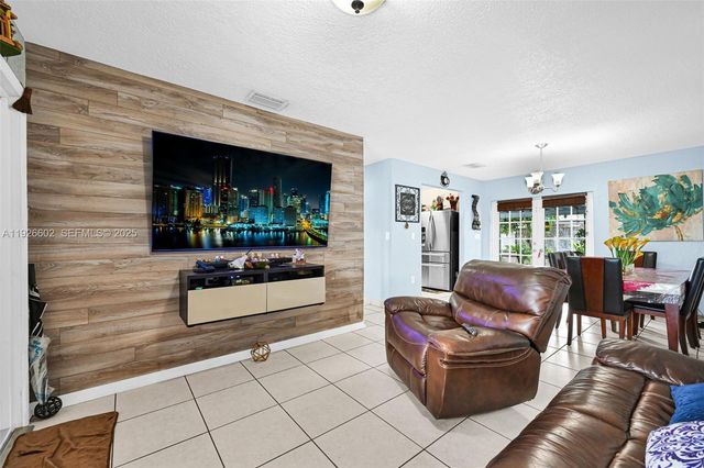 4020 E 10th Ave, Hialeah, FL 33013